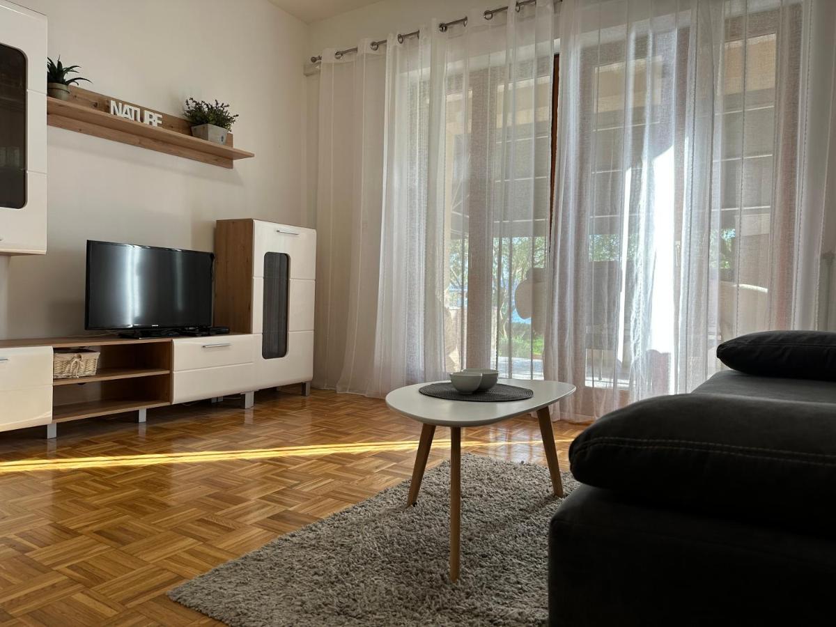 Apartmani Roko Биоград-на-Мору Экстерьер фото