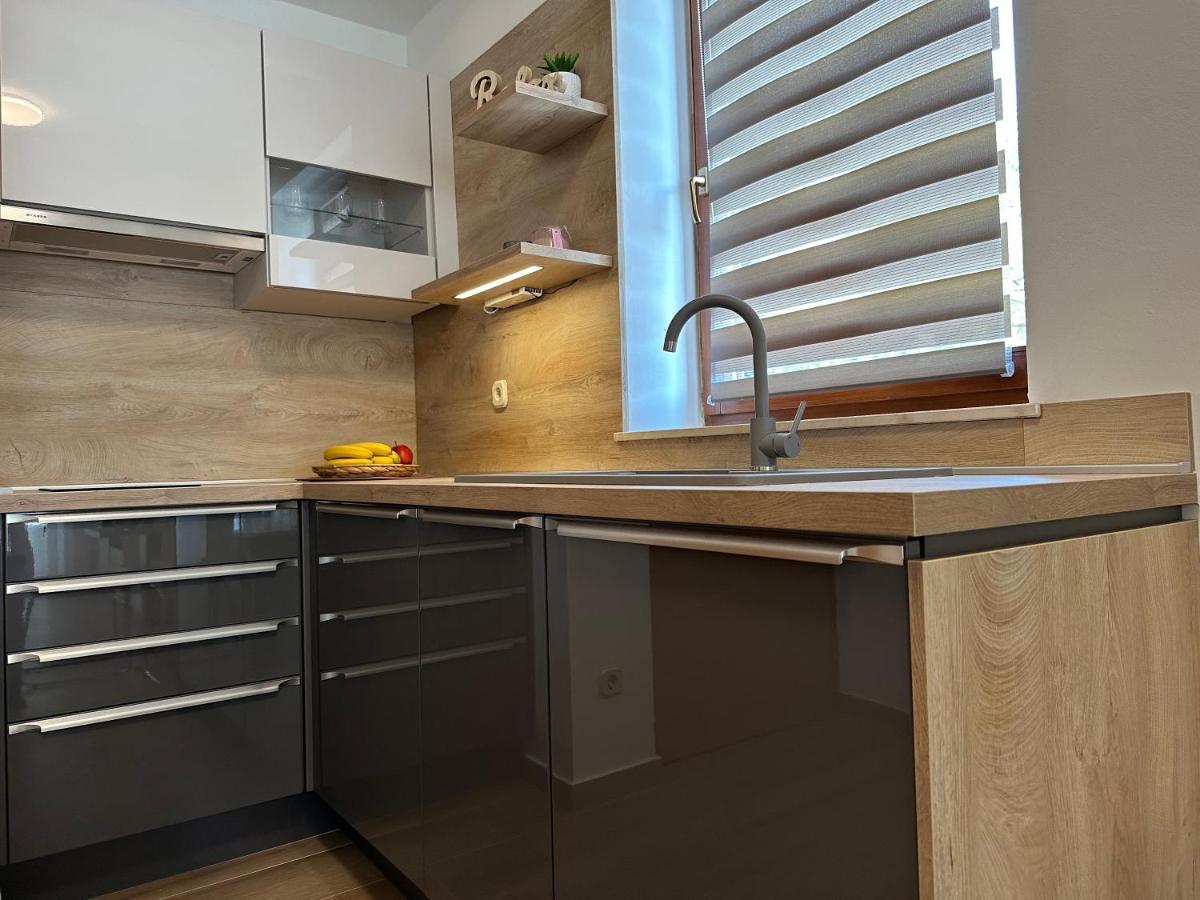 Apartmani Roko Биоград-на-Мору Экстерьер фото